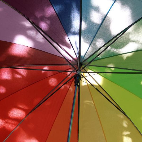 Ein bunter Regenschirm